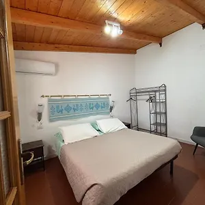 Casa Ligustro Il Toro Casa vacanze SantʼAntìoco