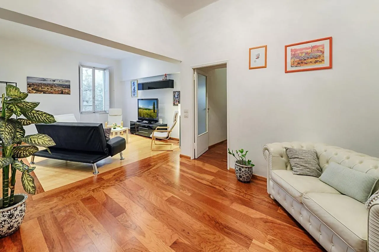 Apartment Ele Home Siena Italy